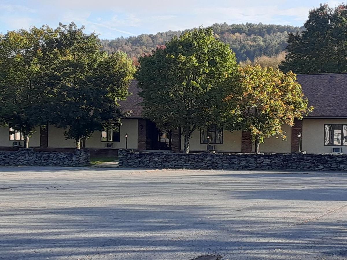 Mountain View Lodge Clifford Dış mekan fotoğraf